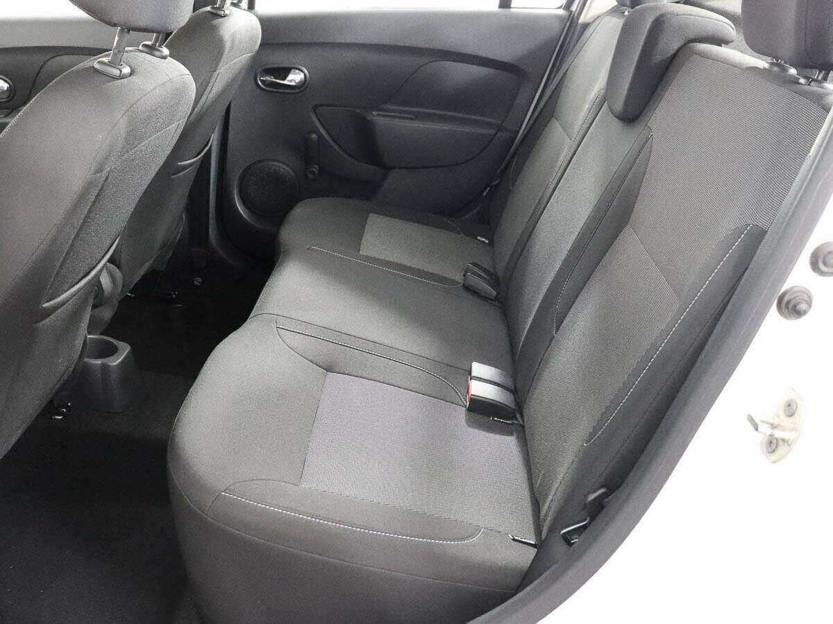 Купить Renault Logan с пробегом. Фото: #8