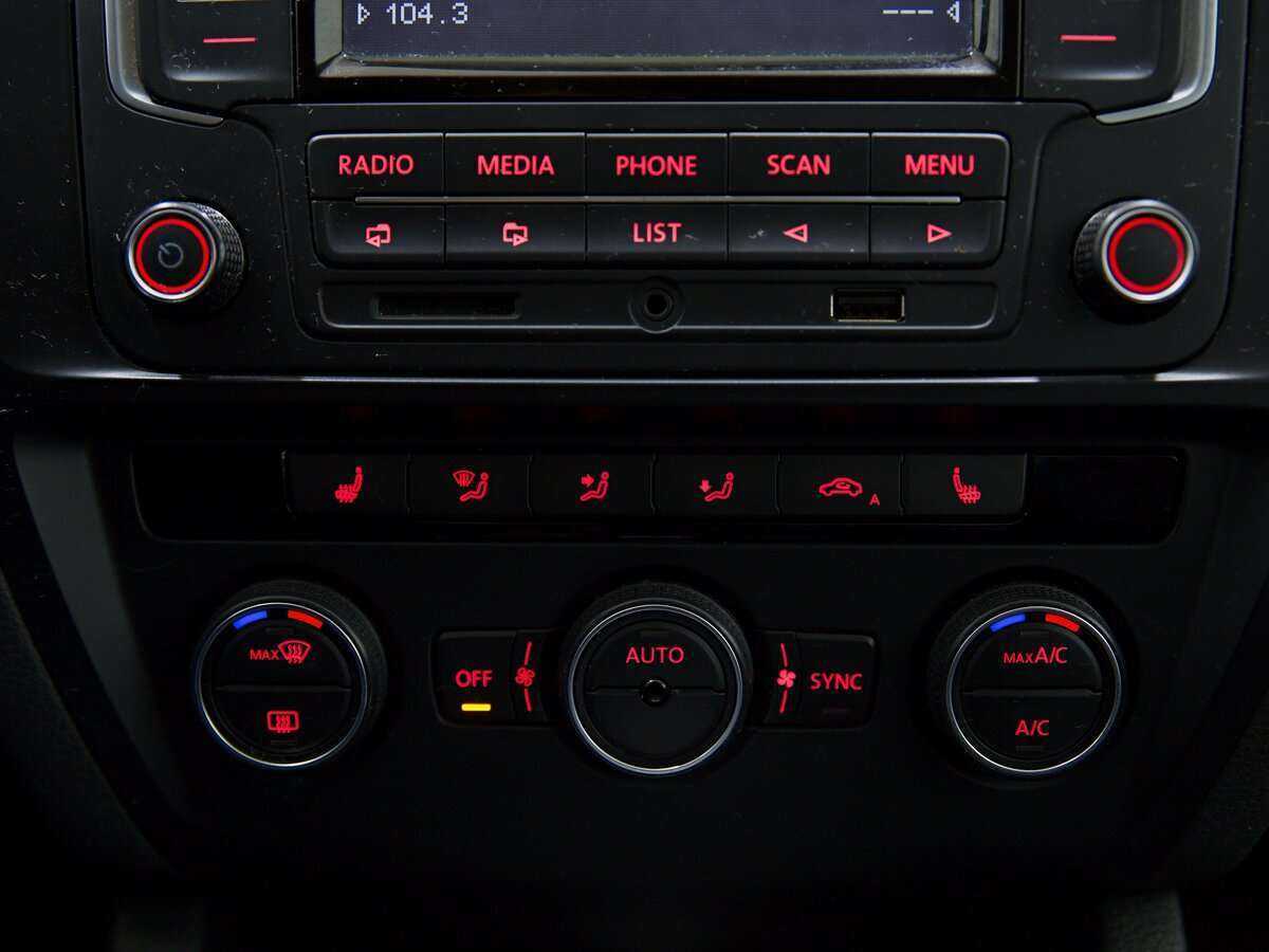 Купить Volkswagen Jetta с пробегом. Фото: #10