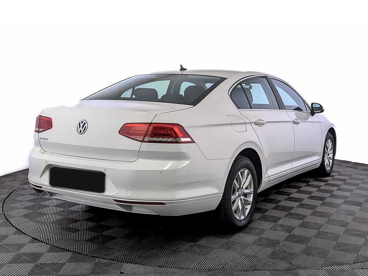 Купить Volkswagen Passat с пробегом. Фото: #4