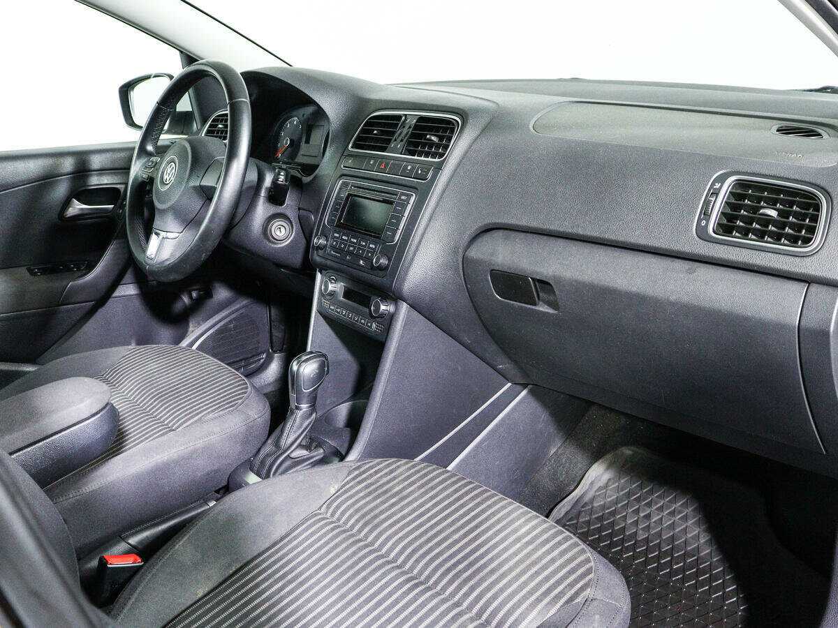 Купить Volkswagen Polo с пробегом. Фото: #8