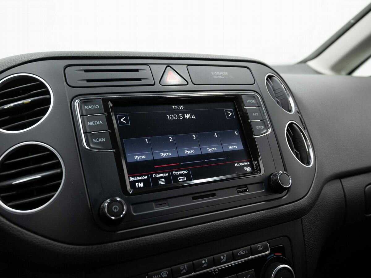 Купить Volkswagen Golf Plus с пробегом. Фото: #19