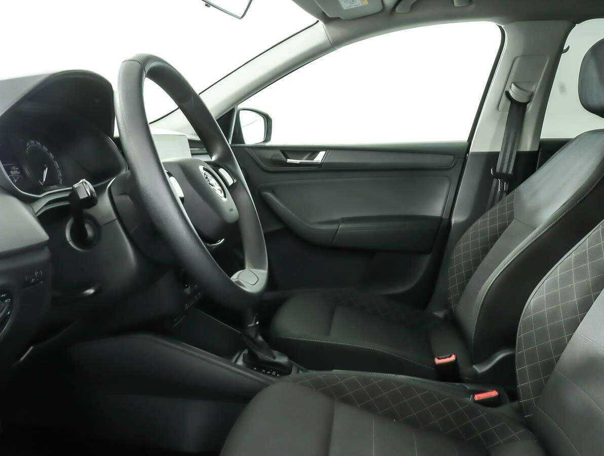 Купить Skoda Rapid с пробегом. Фото: #6