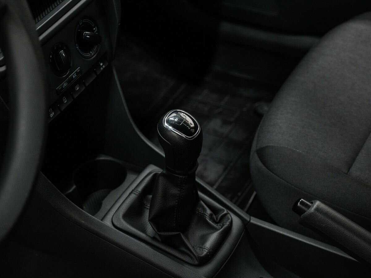 Купить Skoda Rapid с пробегом. Фото: #17