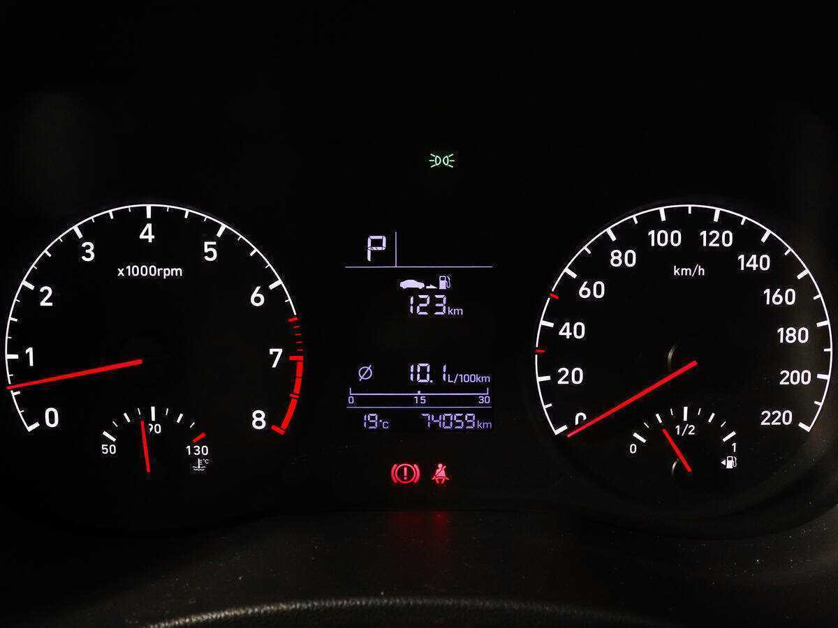Купить Hyundai Solaris с пробегом. Фото: #8