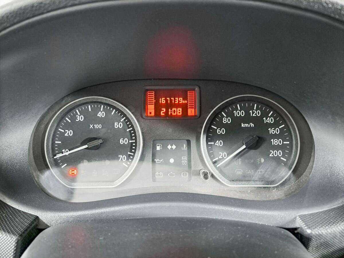 Купить Renault Sandero с пробегом. Фото: #10