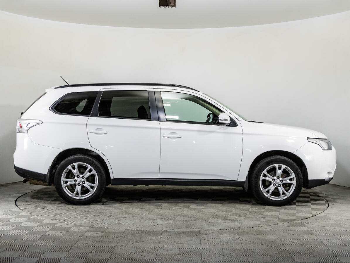 Купить Mitsubishi Outlander с пробегом. Фото: #3