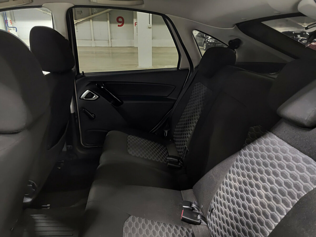 Купить Lada (ВАЗ) Granta с пробегом. Фото: #11