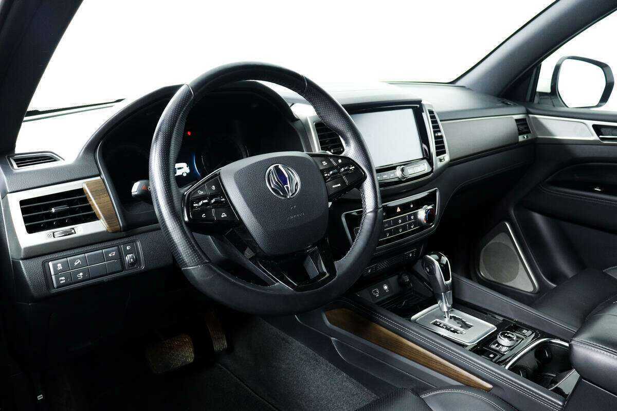 Купить SsangYong Rexton с пробегом. Фото: #13