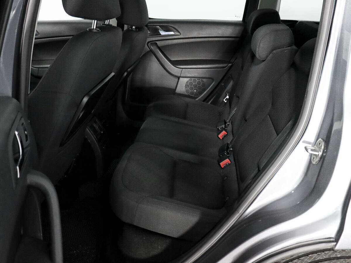 Купить Skoda Yeti с пробегом. Фото: #9