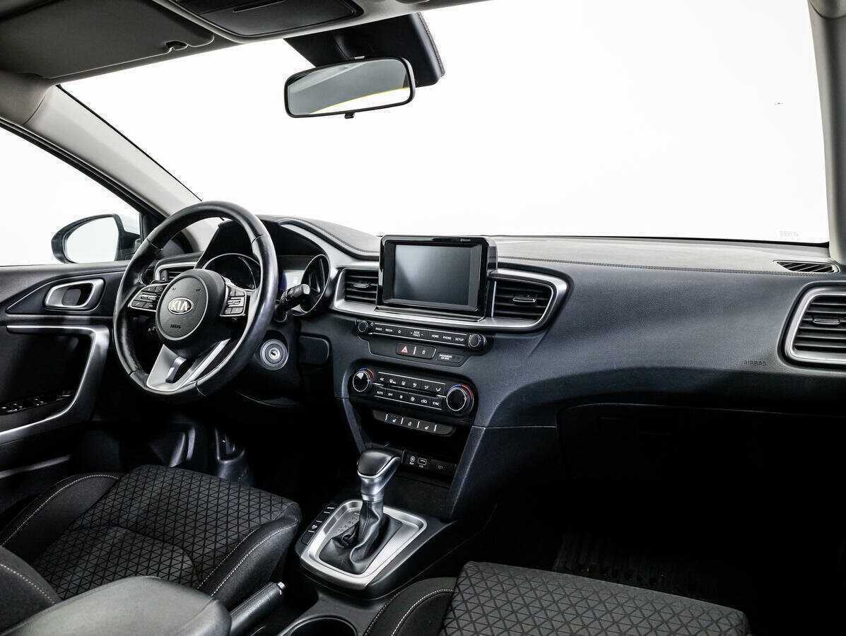 Купить Kia Ceed с пробегом. Фото: #8