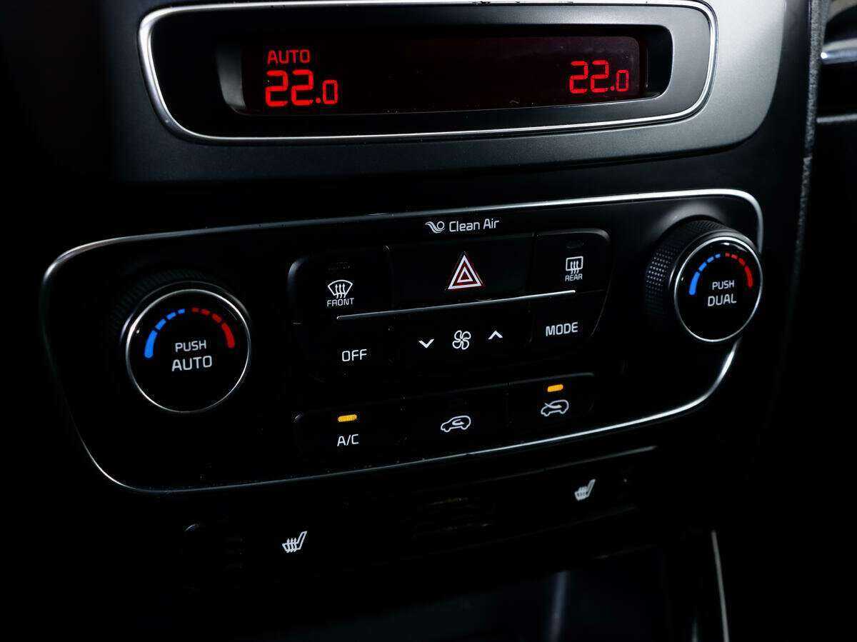 Купить Kia Sorento с пробегом. Фото: #14