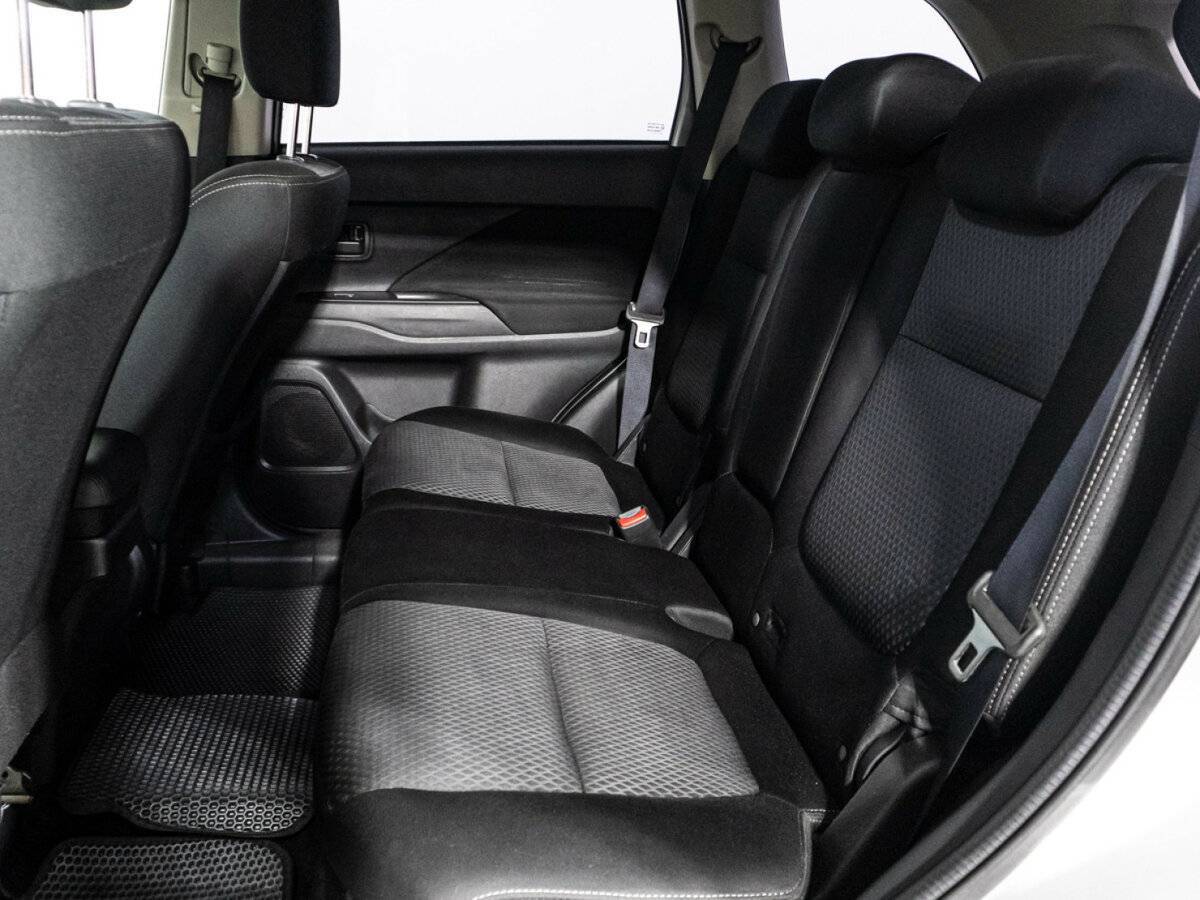 Купить Mitsubishi Outlander с пробегом. Фото: #9
