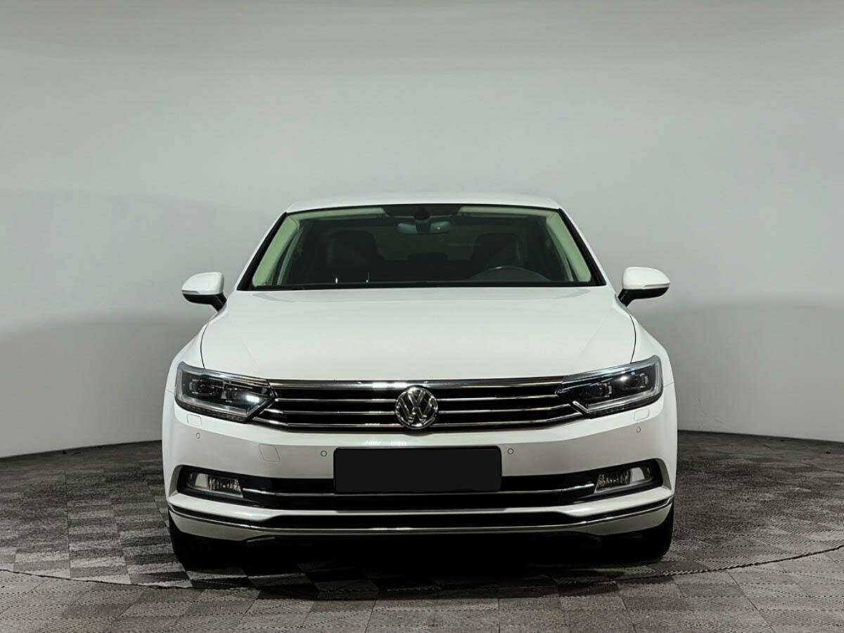 Купить Volkswagen Passat с пробегом. Фото: #1