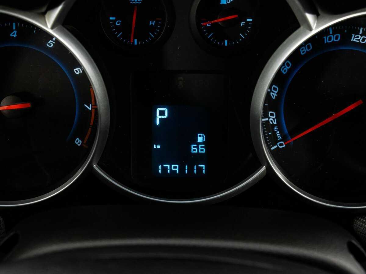 Купить Chevrolet Cruze с пробегом. Фото: #10