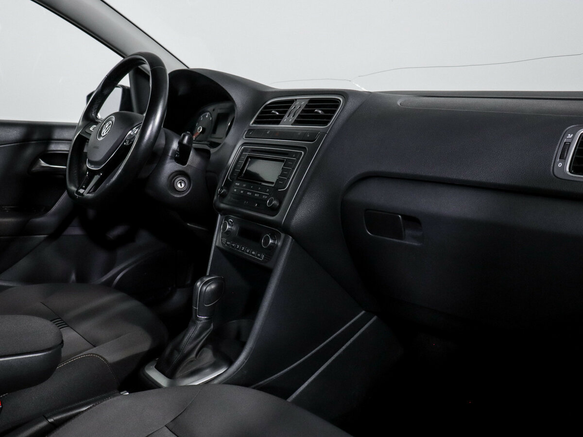 Купить Volkswagen Polo с пробегом. Фото: #6