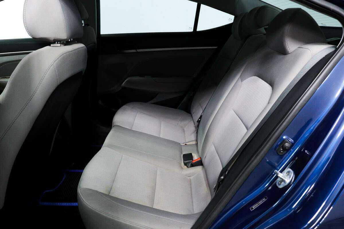 Купить Hyundai Elantra с пробегом. Фото: #11