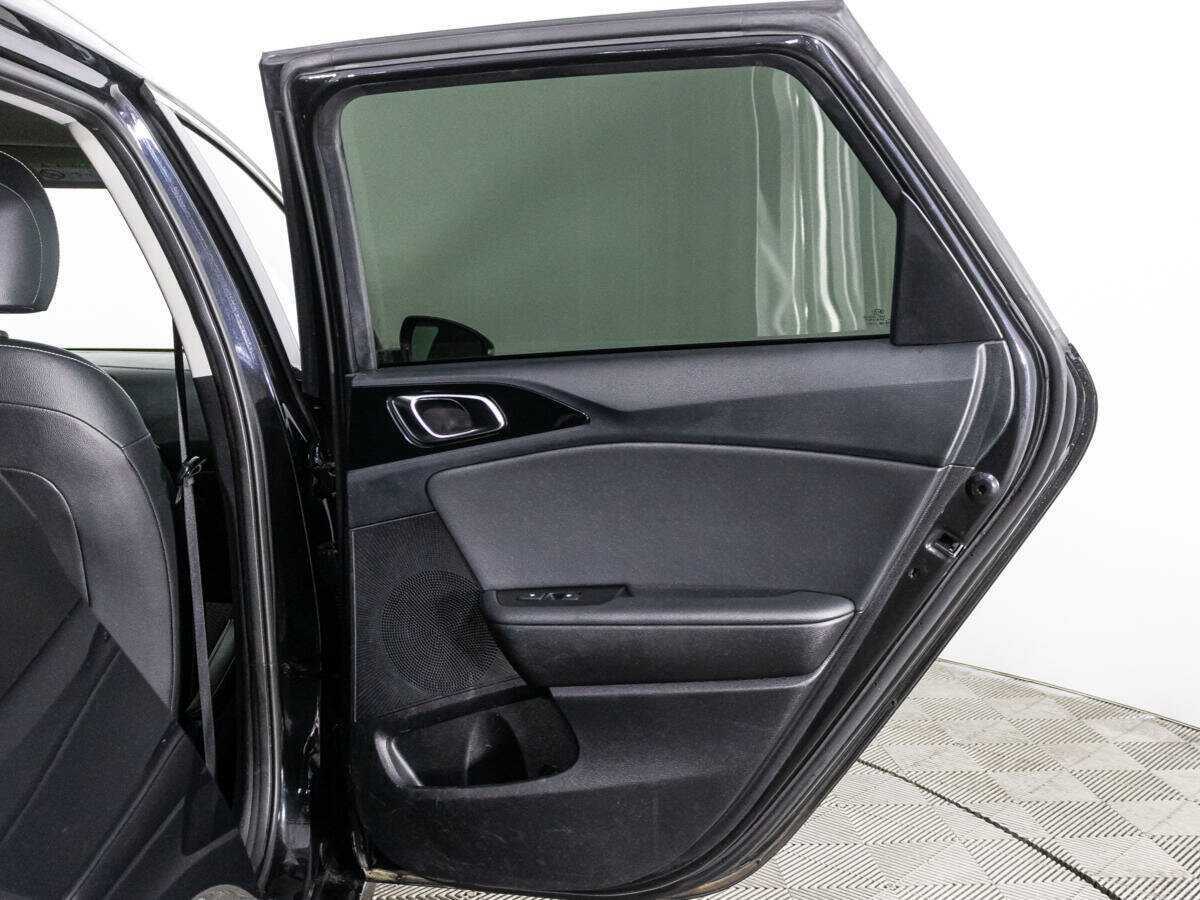 Купить Kia Ceed с пробегом. Фото: #23