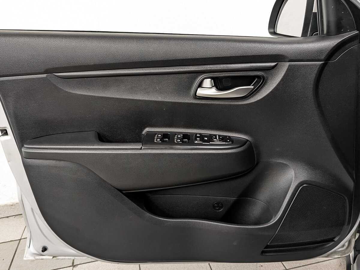 Купить Kia Rio с пробегом. Фото: #18