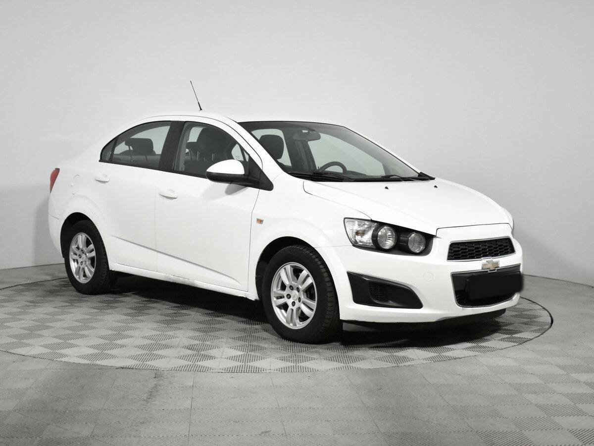 Купить Chevrolet Aveo с пробегом. Фото: #2