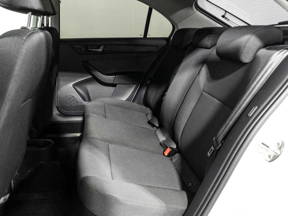 Купить Skoda Rapid с пробегом. Фото: #9