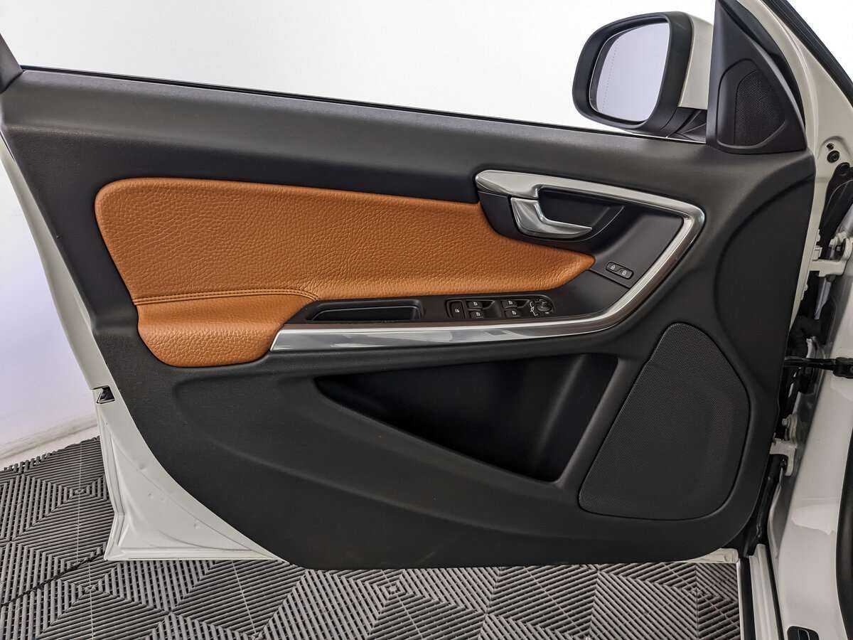 Купить Volvo S60 с пробегом. Фото: #16