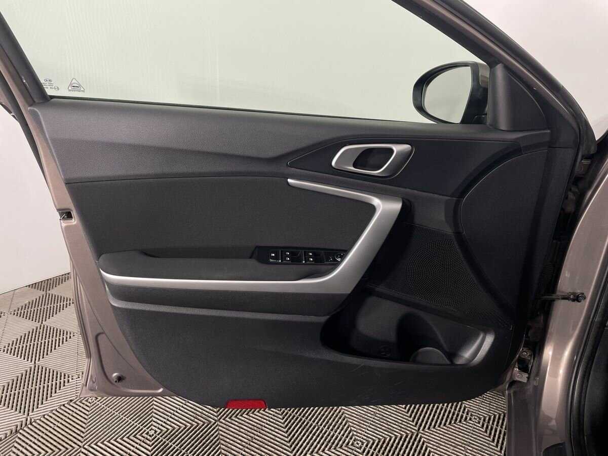 Купить Kia Ceed с пробегом. Фото: #7