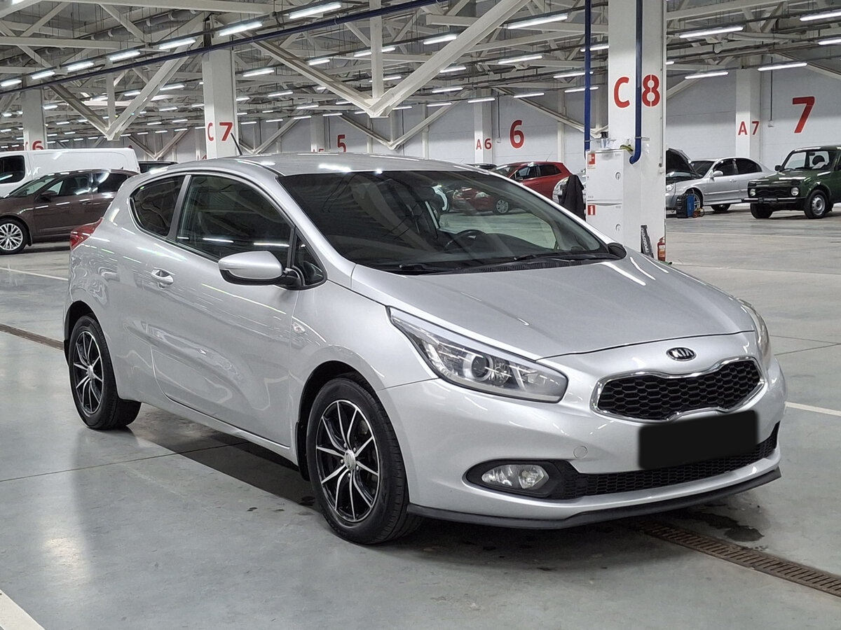 Купить Kia Ceed с пробегом. Фото: #2
