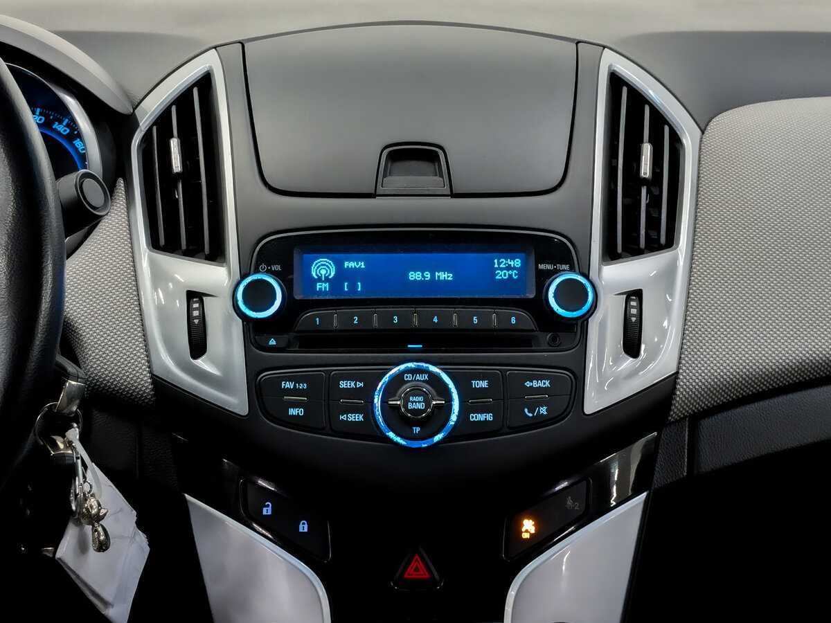 Купить Chevrolet Cruze с пробегом. Фото: #14