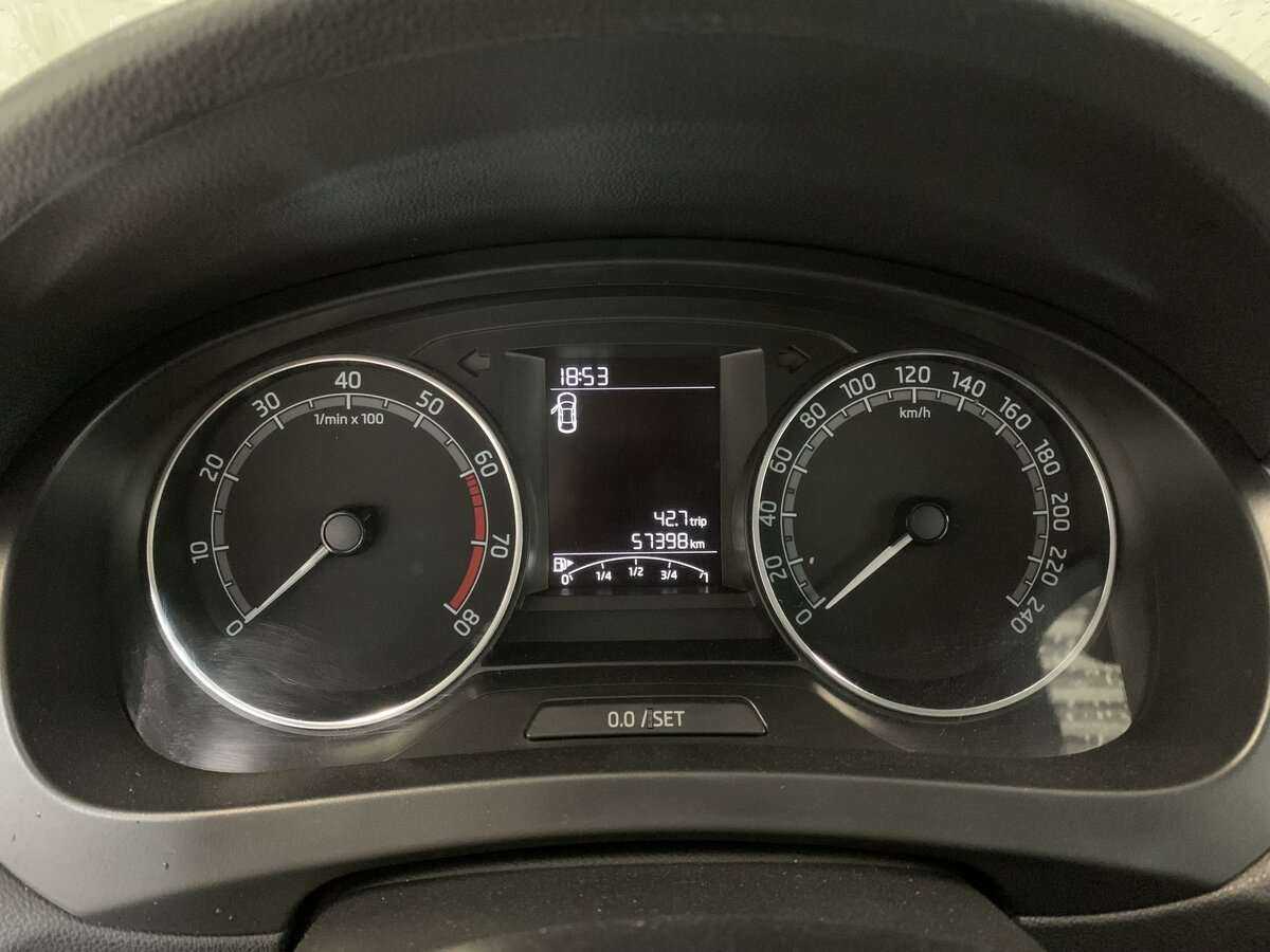 Купить Skoda Rapid с пробегом. Фото: #10