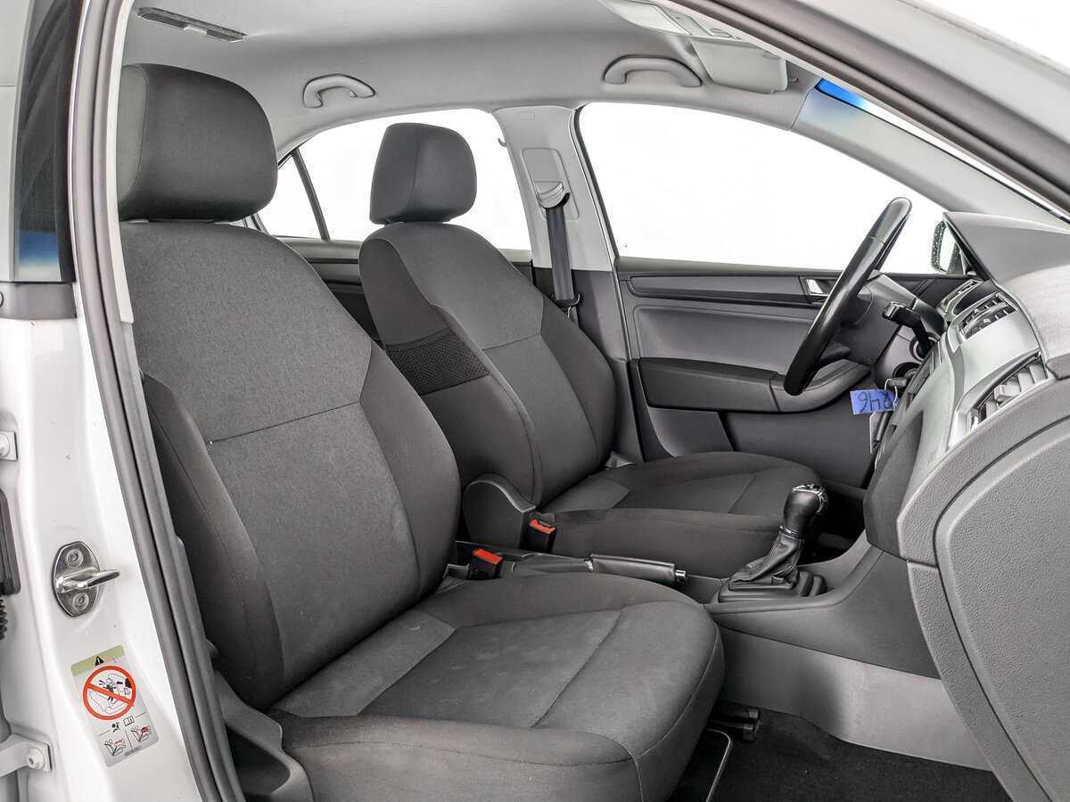 Купить Skoda Rapid с пробегом. Фото: #18