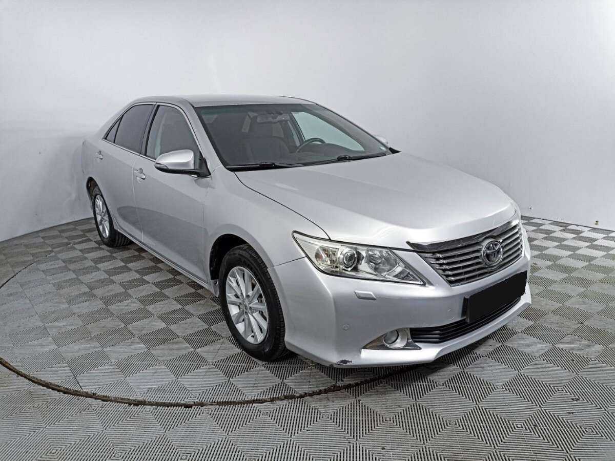 Купить Toyota Camry с пробегом. Фото: #2