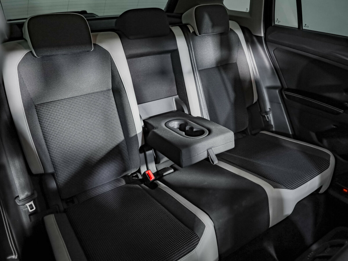 Купить Volkswagen Tiguan с пробегом. Фото: #25