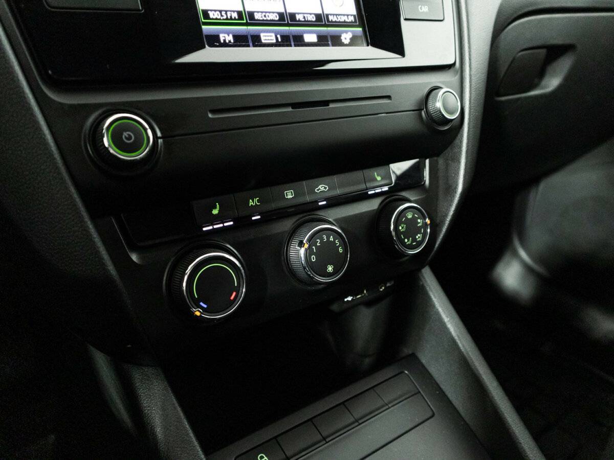 Купить Skoda Octavia с пробегом. Фото: #16