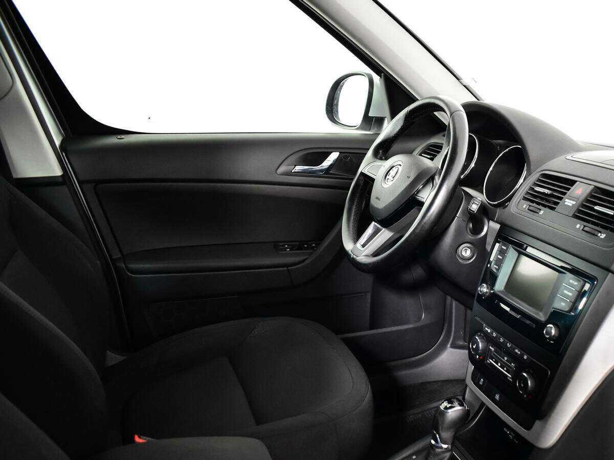 Купить Skoda Yeti с пробегом. Фото: #8
