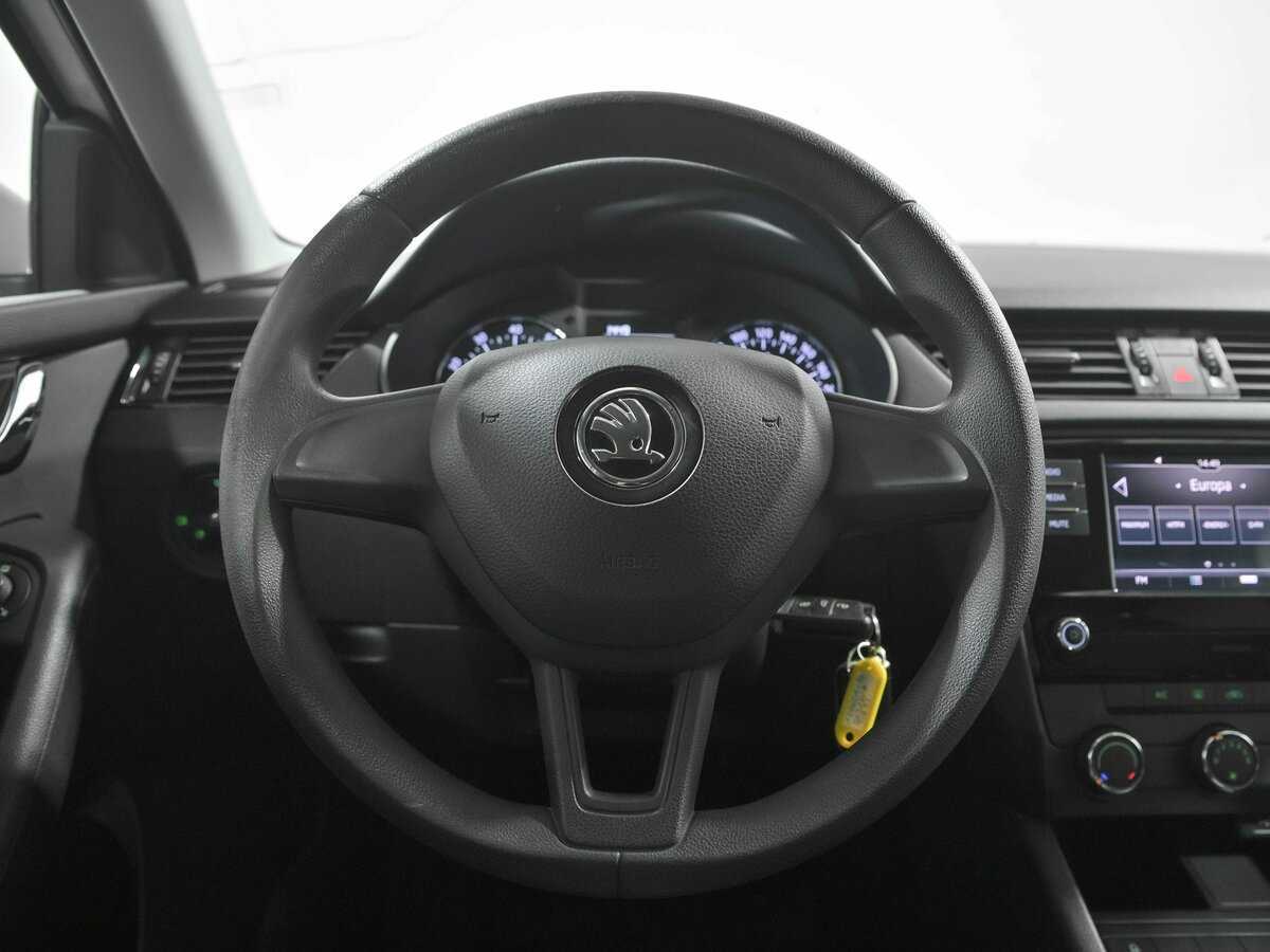 Купить Skoda Octavia с пробегом. Фото: #6