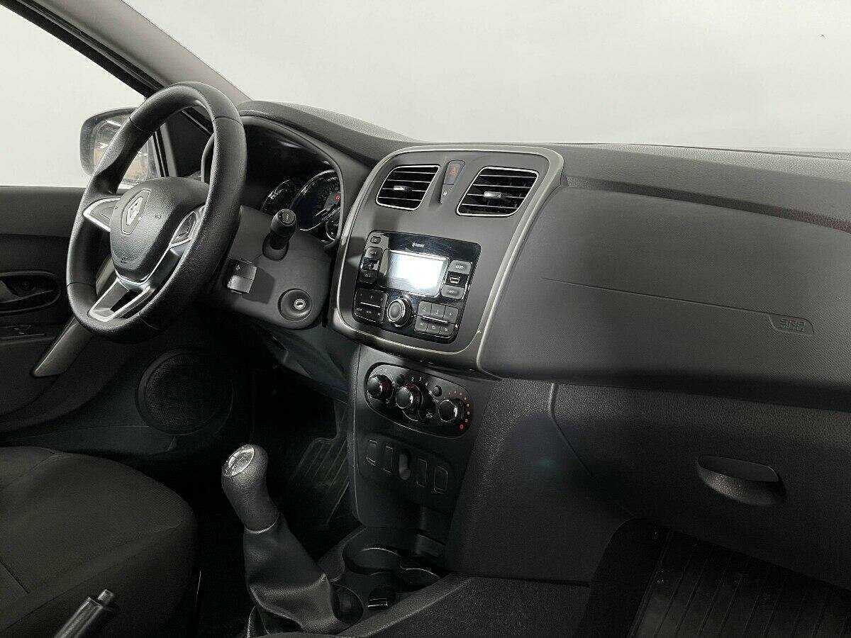 Купить Renault Logan с пробегом. Фото: #8