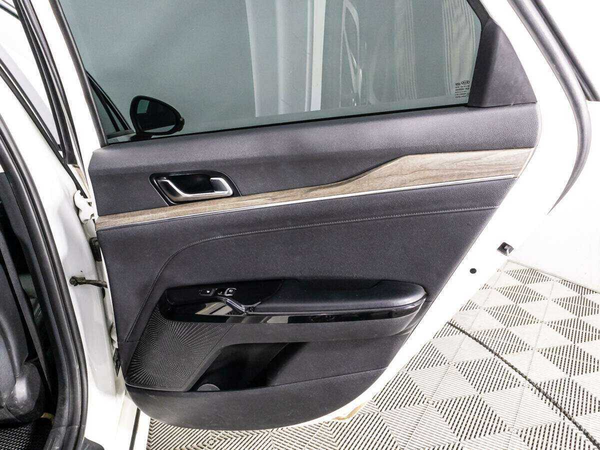 Купить Kia K5 с пробегом. Фото: #25