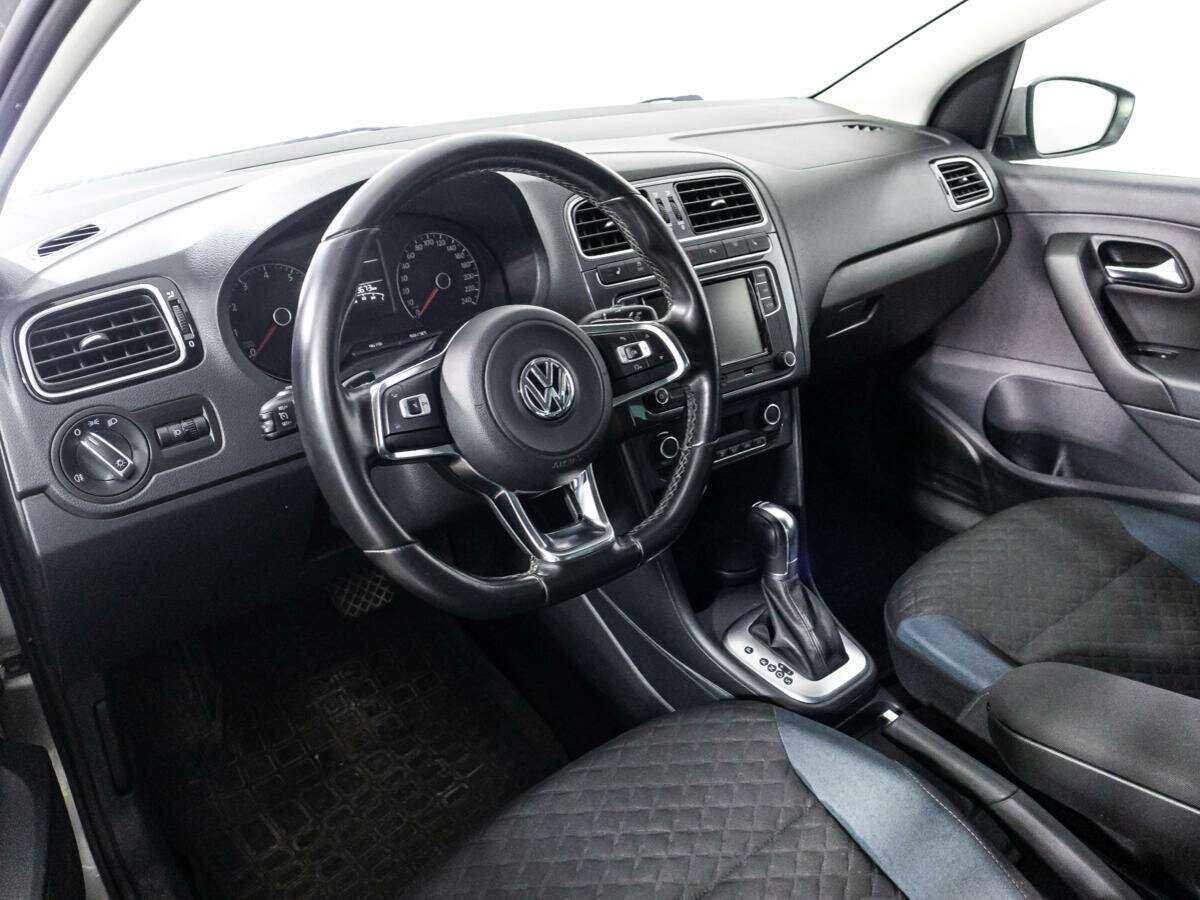 Купить Volkswagen Polo с пробегом. Фото: #10