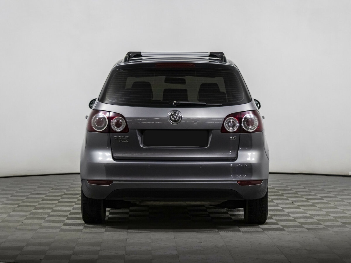 Купить Volkswagen Golf Plus с пробегом. Фото: #4