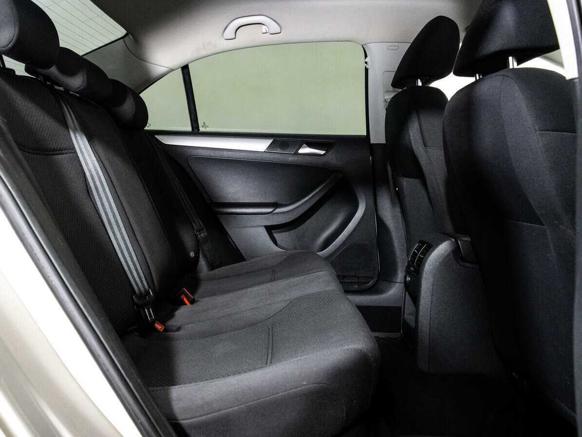 Купить Volkswagen Jetta с пробегом. Фото: #11