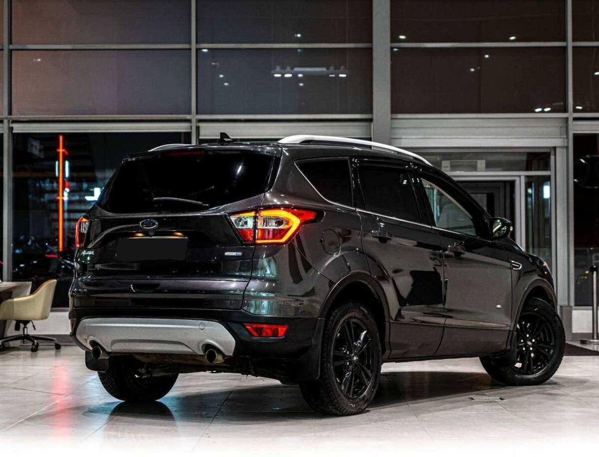 Купить Ford Kuga с пробегом. Фото: #2