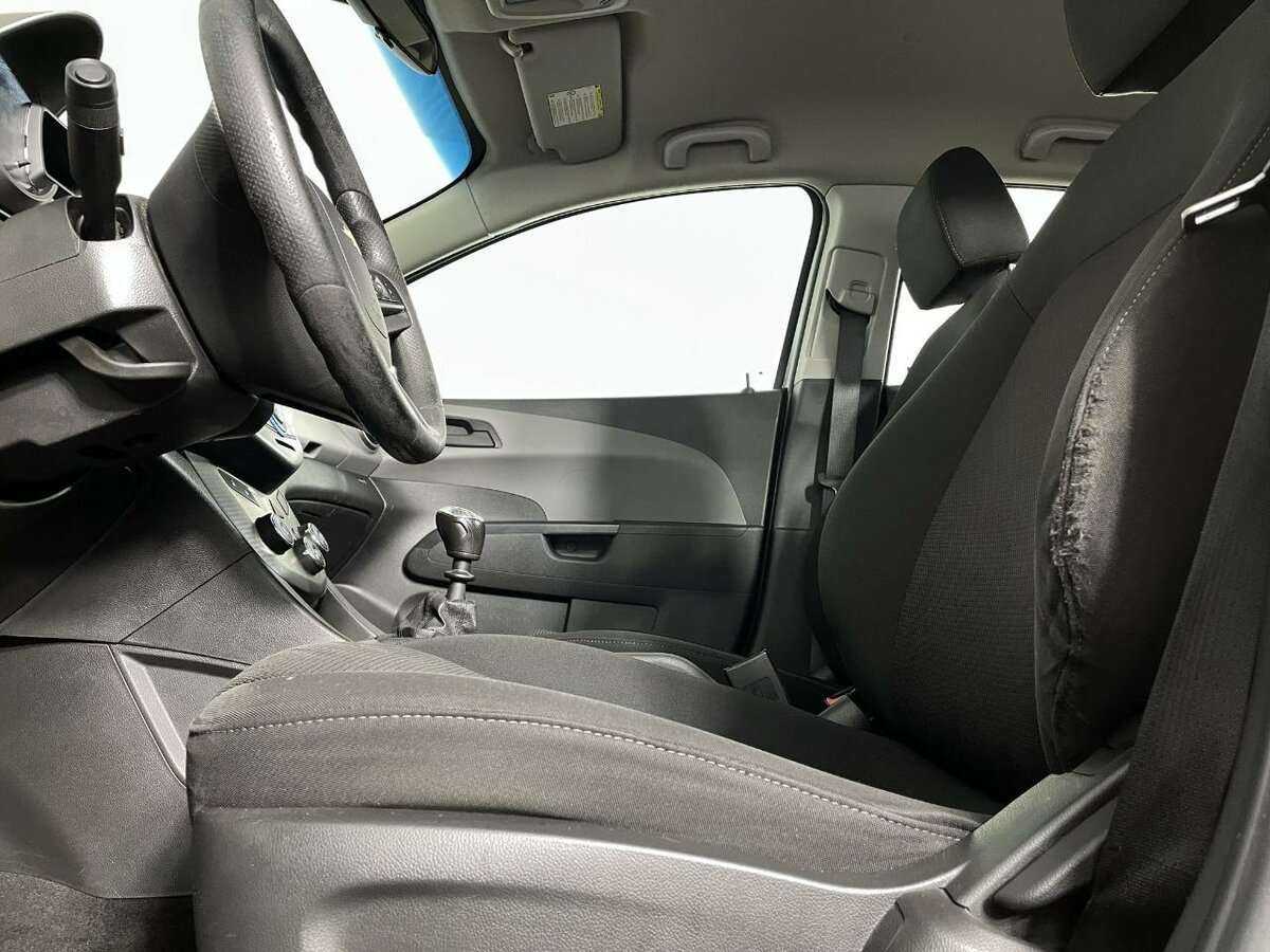 Купить Chevrolet Aveo с пробегом. Фото: #8