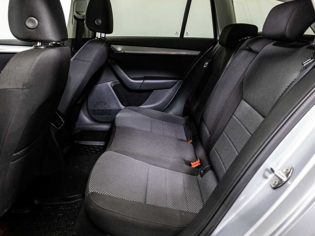 Купить Skoda Octavia с пробегом. Фото: #9