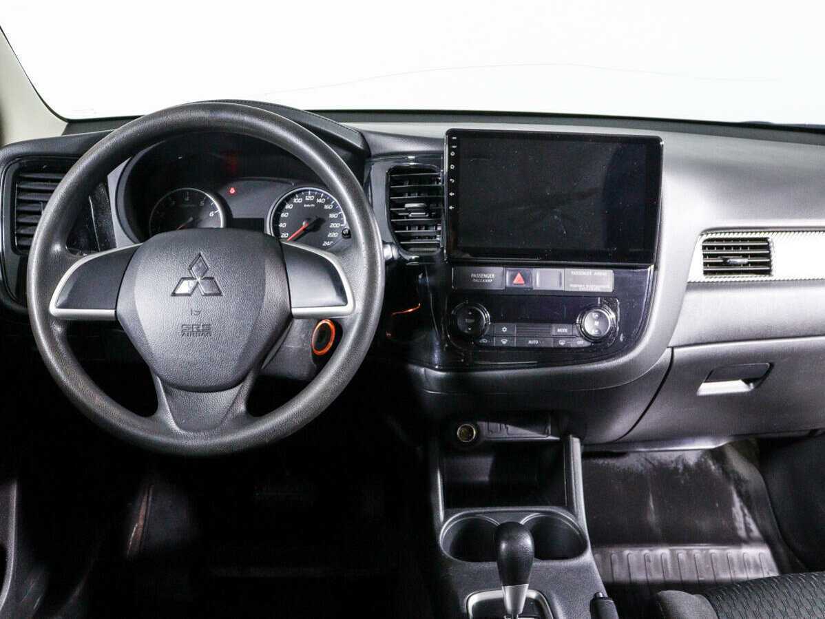 Купить Mitsubishi Outlander с пробегом. Фото: #9