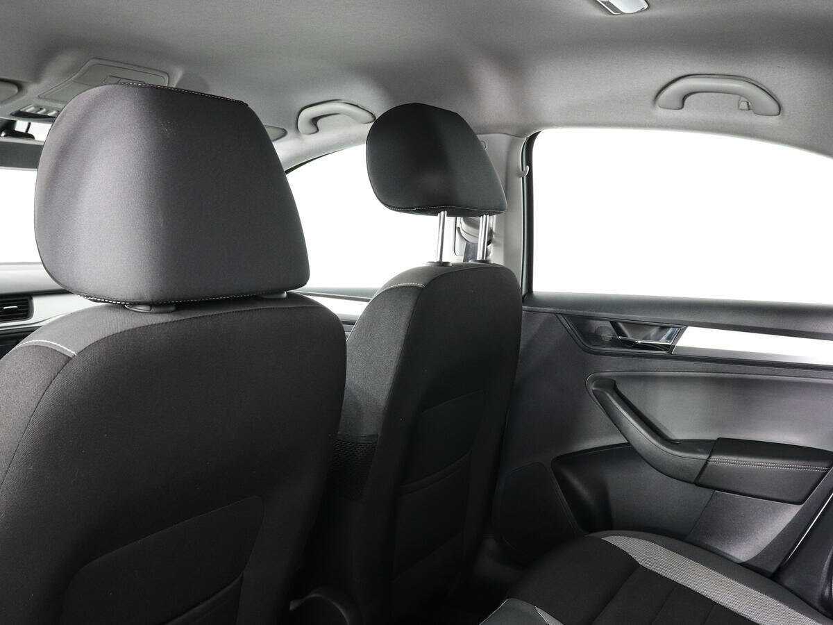 Купить Skoda Rapid с пробегом. Фото: #11