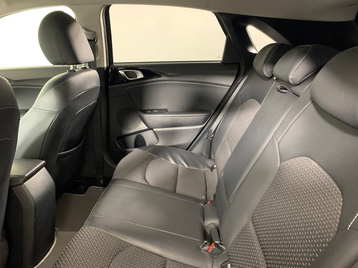 Купить Kia Ceed с пробегом. Фото: #17