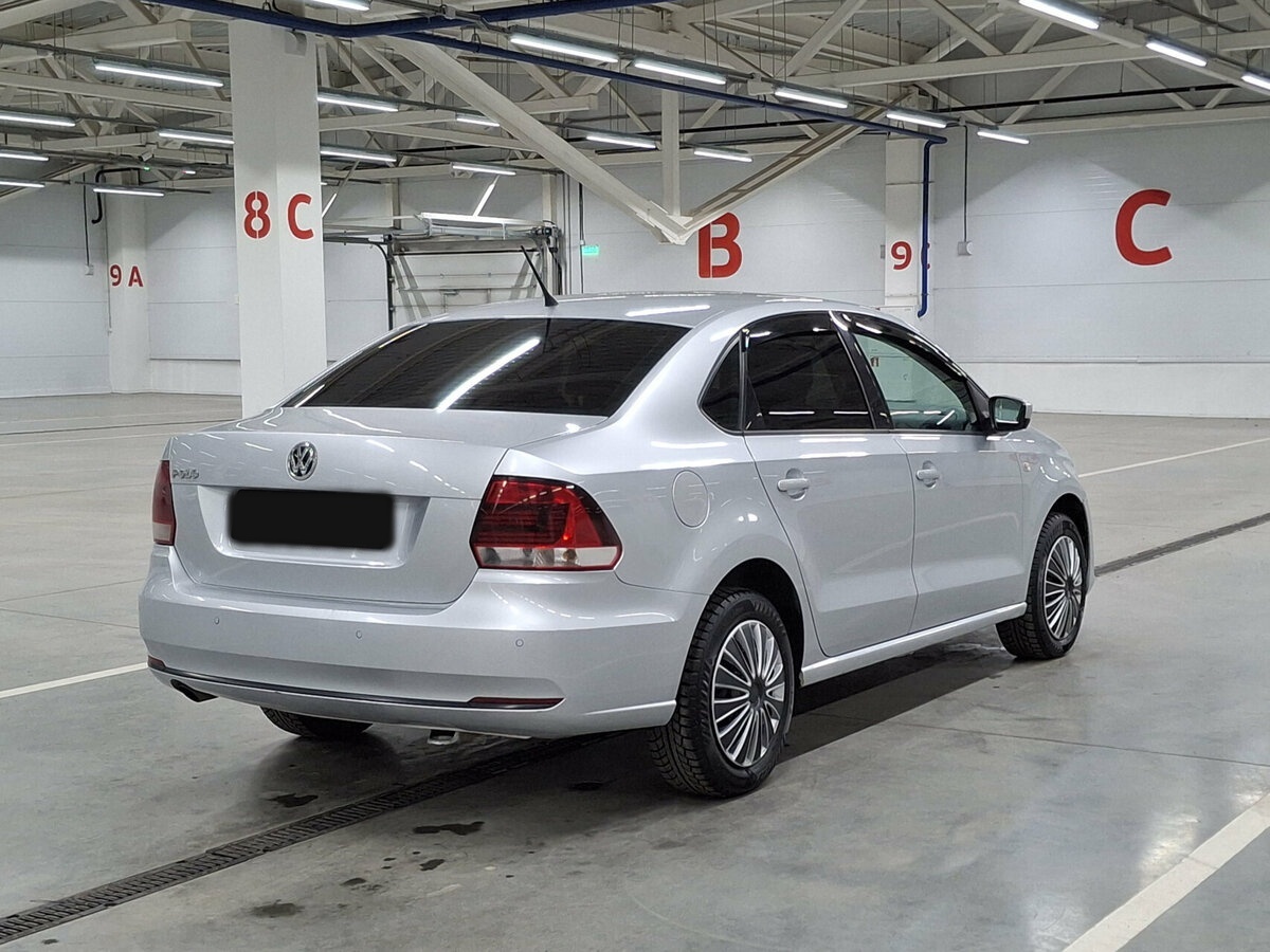 Купить Volkswagen Polo с пробегом. Фото: #4