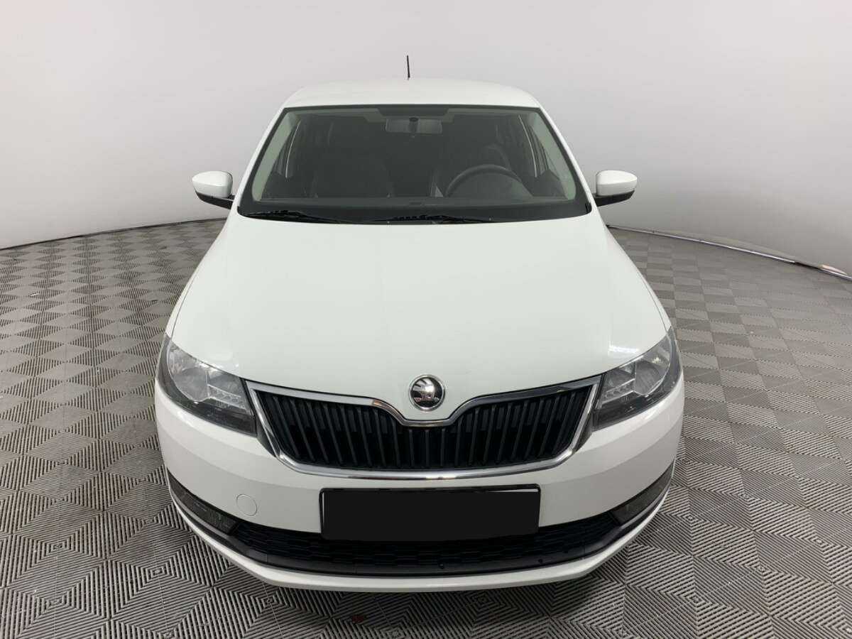 Купить Skoda Rapid с пробегом. Фото: #1