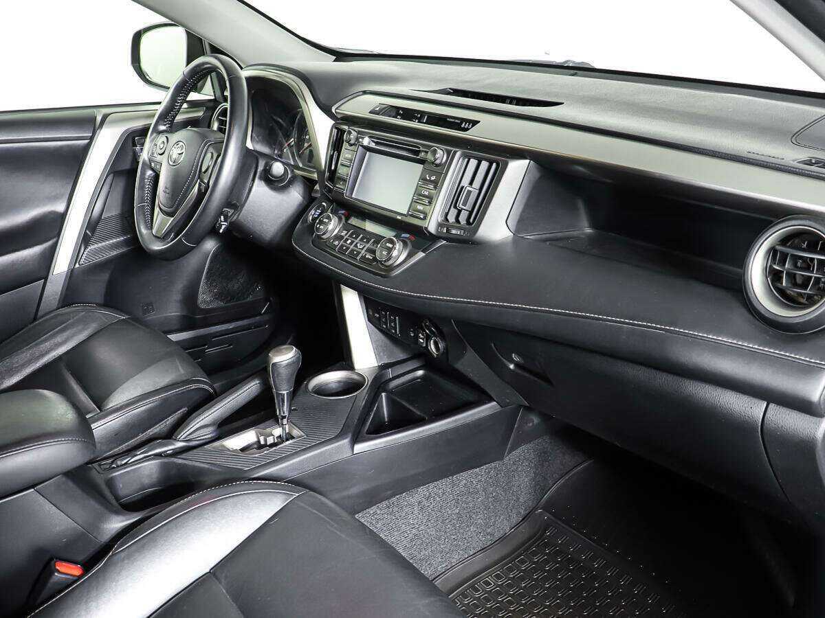 Купить Toyota RAV4 с пробегом. Фото: #9