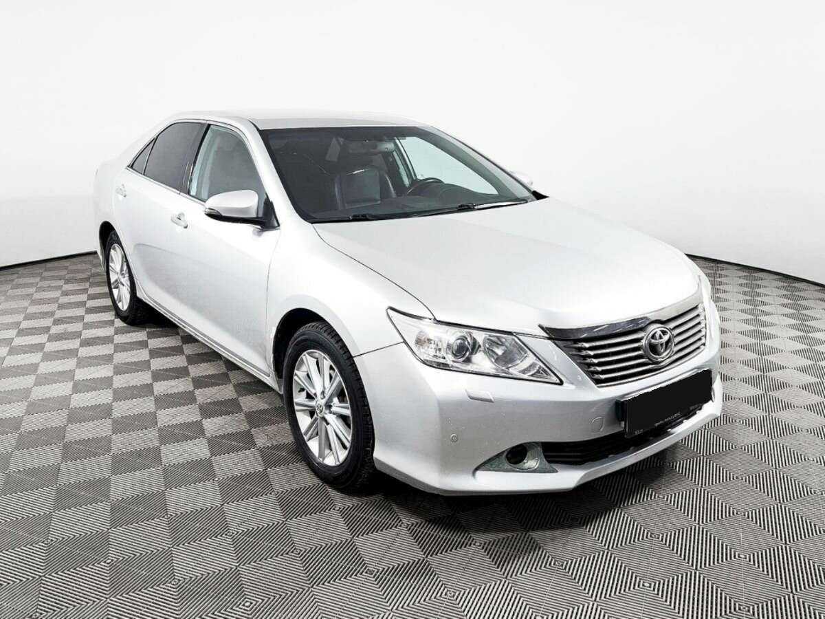 Купить Toyota Camry с пробегом. Фото: #2